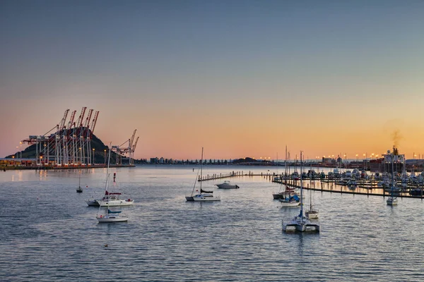 Porto de Tauranga, Baía da Abundância, Nova Zelândia e Ponte Marina — Fotografia de Stock
