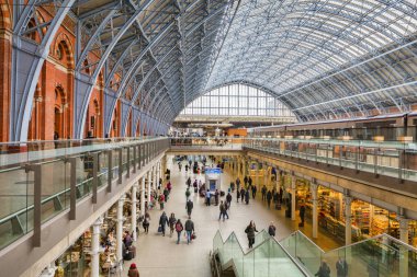 St Pancras İstasyonu Concourse, Londra