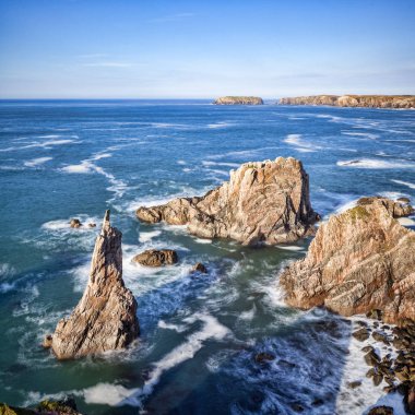 Deniz yığınları ipuçları Feinis, Lewis yakınındaki