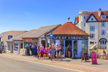 İnsanlar Dondurma Bude Cornwall Ok Yeme