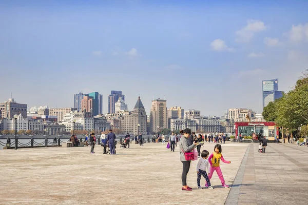 Huangpu-Fluss vom Ufer des Pudong, shanghai — Stockfoto