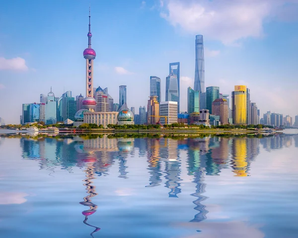 De skyline van Pudong, Shanghai, China — Stockfoto