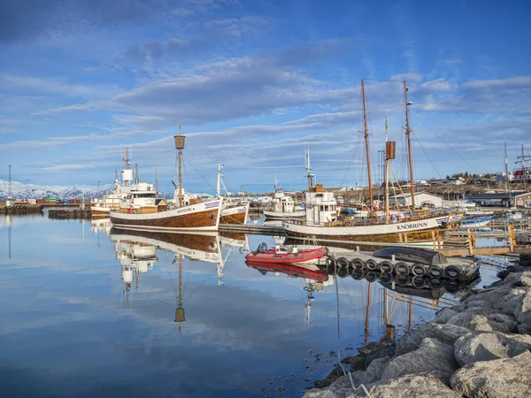 冰岛胡萨维克港，春天 — 图库照片