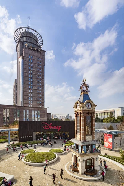 Disney Store and Clock Tower, Shanghai — Stock Photo, Image