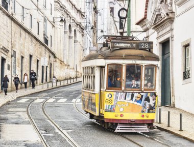 Eski Şehir Ünlü Lizbon Tramvay 28