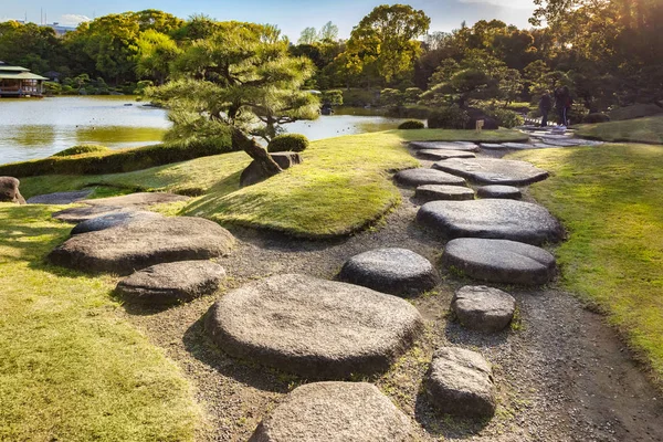 Kiyosumi Garden, Tóquio, Japão, Stepping Stones — Fotografia de Stock