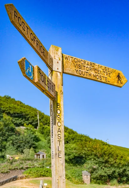Boscastle Signpost Cornwall Reino Unido — Fotografia de Stock