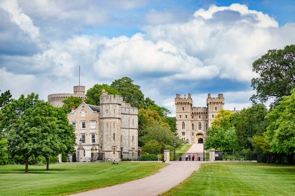 Windsor Castle from The Long Walk — Stock Photo, Image