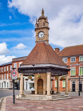 Saat Evi, Newbury, Berkshire