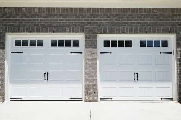 Casa Residencial Duas Portas Garagem Carro — Fotografia de Stock