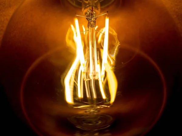 Close Glowing Vintage Light Bulb — Stock Photo, Image
