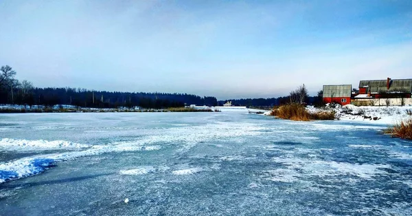 Blick Von Einem Zugefrorenen See — Stockfoto
