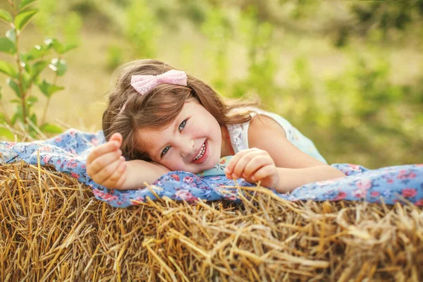 Portrait Smiling Pretty Girl Dark Long Hair Lying Haystack Summer — Stock Photo, Image