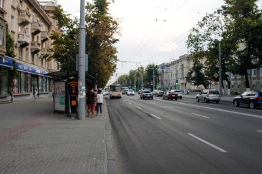 Chisinau, Moldova. 18 Ağustos 2018. Zafer Kemeri yakınlarındaki Stefan Cel Mare caddesi