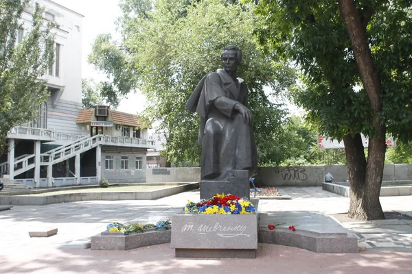 Dnipro Ucrania Junio 2018 Monumento Los Jóvenes Taras Shevchenko — Foto de Stock