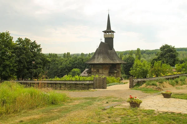 Alte Rumänische Holzkirche — Stockfoto