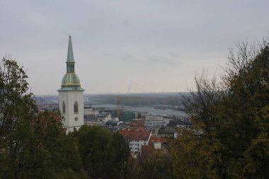 Bratislava castle sonbahar görünümünden şehir