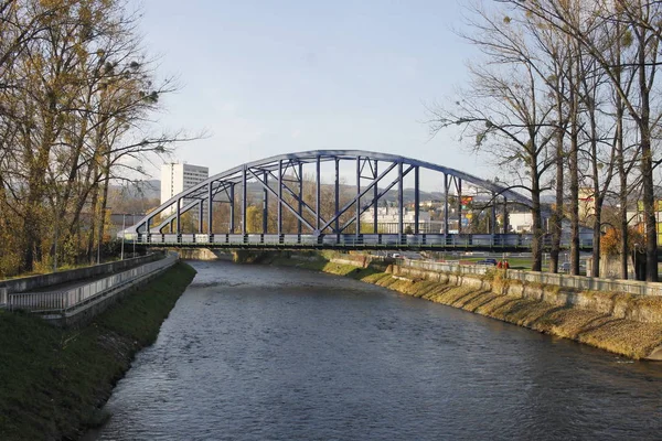 Banska Bystrica Eslovaquia Noviembre 2017 Puente Sobre Río Hron Banska — Foto de Stock