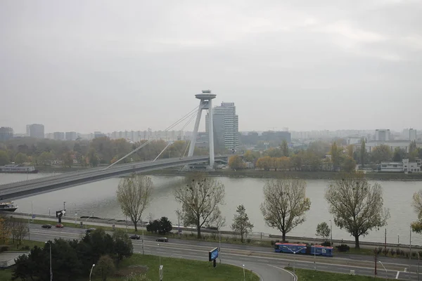 Μπρατισλάβα Σλοβακία Νοεμβρίου 2017 Νέα Γέφυρα Από Κάστρο Μπρατισλάβα Σλοβακία — Φωτογραφία Αρχείου