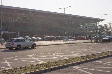 Bratislava, Slovakya - 21 Ocak 2019. Slovakya'da Bratislava Havaalanı Terminal Binası