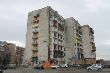 Kutaisi, Gürcistan - 6 Aralık 2016. Tipik Sovyet bulding Incity 