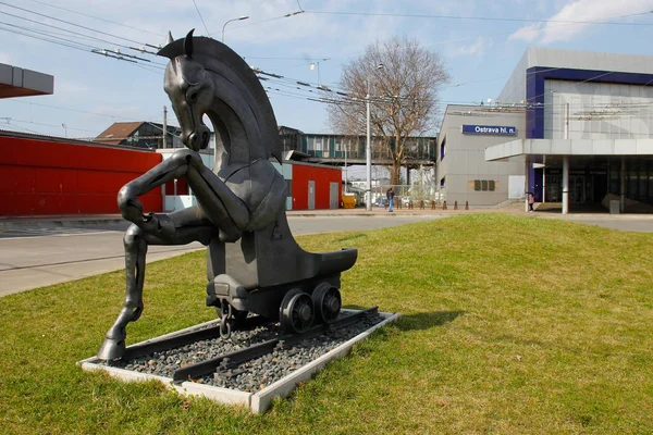 Ostrava República Checa Abril 2018 Estatua Del Caballo Símbolo Ciudad —  Fotos de Stock