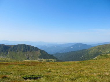 Ukrayna 'da birçok gemi ile Karpat Dağları