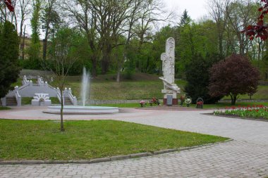 Kamianets-Podilskyi, Ukrayna. 30 Nisan 2019. Gençlik Meydanı