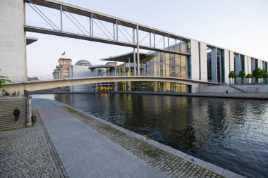 Berlin, Almanya - 29 Mayıs 2019: Paul-Lobe-House'a bakış