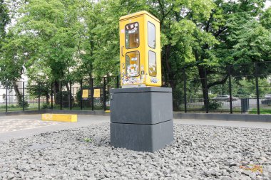 Berlin, Almanya - 31 Mayıs 2019: Berlin Telefon Kulübesi Memorial Park