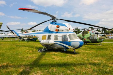 Kyiv, Ukrayna - 1 Haziran 2019: Ulusal Havacılık Müzesinde Helikopterler