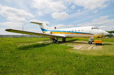 Kyiv, Ukrayna - 1 Haziran 2019: Ulusal Havacılık Müzesi 'nde eski bir Sovyet uçağı