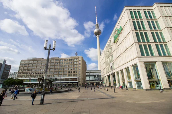 Berlim Alemanha Maio 2019 Alexander Square Berlim Com Icônica Torre — Fotografia de Stock