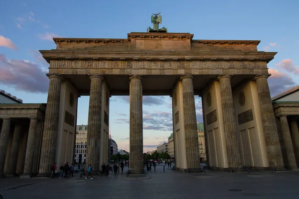 Берлин Германия Мая 2019 Года Туристы Бранденбургских Ворот Бранденбургский Тор — стоковое фото