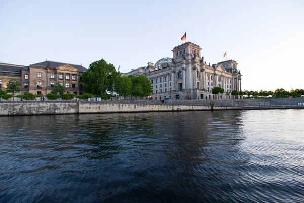 2019年5月29日 德国国会大厦在柏林晚间 — 图库照片