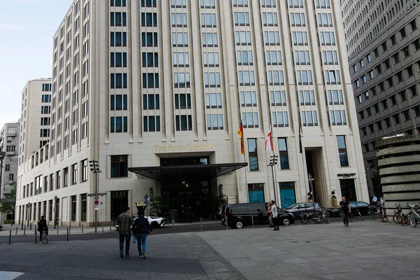Berlin, Almanya - 31 Mayıs 2019: Ritz-Carlton Berlin