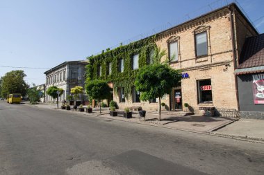 Nikopol, Ukrayna - 16 Ağustos 2019: Nikopol'de merkez sokak - Bohdana Khmelnytckogo sokak 