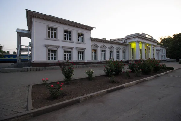 Nikopol, Ukrayna - 16 Ağustos 2019: Nikopol Merkez Demiryolu İstasyonu