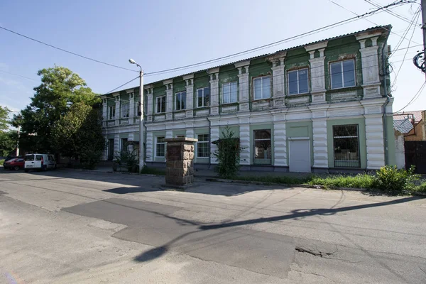 Nikopol, Ukrayna - 16 Ağustos 2019: Nikopol'de merkez sokak - Bohdana Khmelnytckogo sokak 