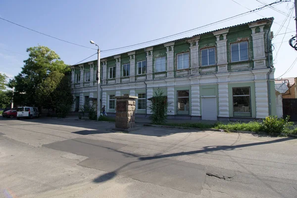 Nikopol, Ukrayna - 16 Ağustos 2019: Nikopol'de merkez sokak - Bohdana Khmelnytckogo sokak 