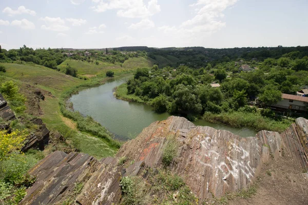 Kryvyvi Rih - 16 Haziran 2019: Orlyne Dağı (Kartal Yuvası) veya Skeli Mopru (Dağ Mopr) 