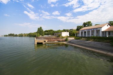 Orta Ukrayna 'daki Dnipro nehir kıyısı manzarası