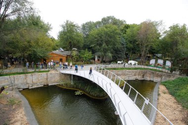 Cherkasy, Ukrayna - 14 Eylül 2019: Çerçeve Hayvanat Bahçesi  