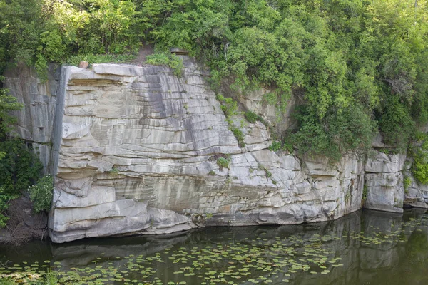 Buky Cherkasy Region Ukraine June 2020 Tourists Granite Rocks Girskyi — Stock Photo, Image