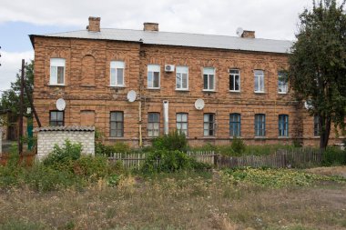 Piatykhatky, Ukrayna - 14 Ağustos 2020: Piatykhatky 'deki eski ev