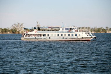 Cherkasy, Ukrayna - 23 Ağustos 2020: Cherkasy limanında motorlu gemi 