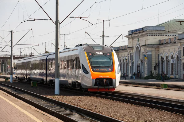 Smila Ukraina September 2020 Nytt Ukrainskt Dieseltåg Taras Shevchenko Järnvägsstation — Stockfoto