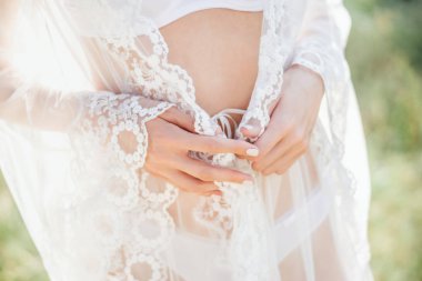 beyaz elbise düğün günü açık poz genç güzel kadın