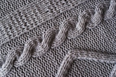 Gri örme kazak deseni yakın çekim