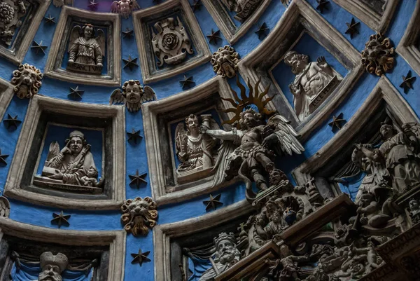 Boim Şapel Lviv Ukrayna iç geçmiş